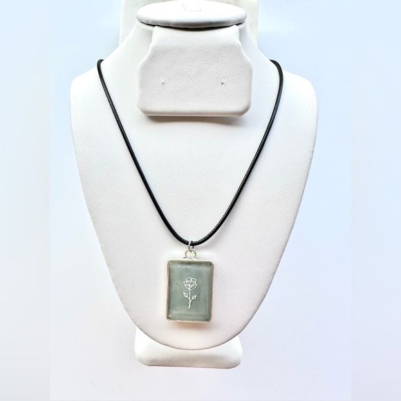 Rose Pendant Necklace | Resin Pendant | Resin Jewelry - Picture 2 of 5